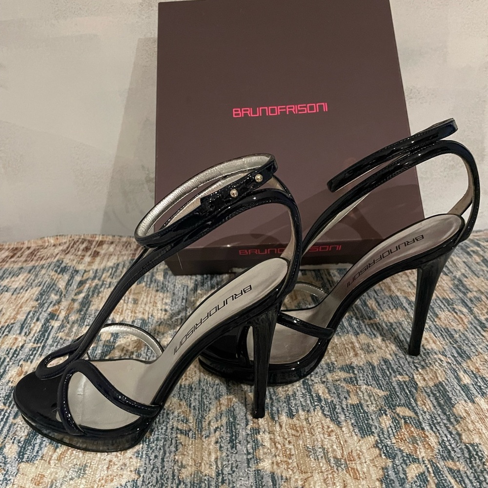 Bruno Frisoni Navy Patent Leather Stiletto Sandals size 40/9.5